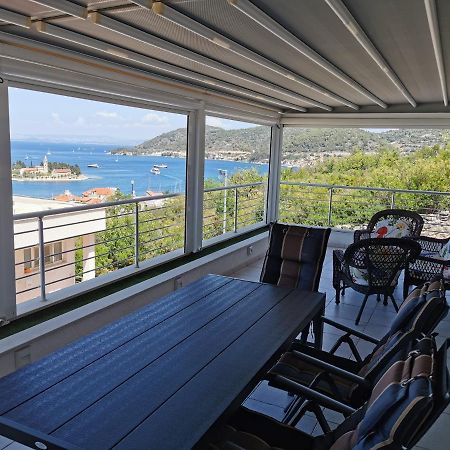 Luxury Apartment Prestige Villa Bellevue Vis Eksteriør billede
