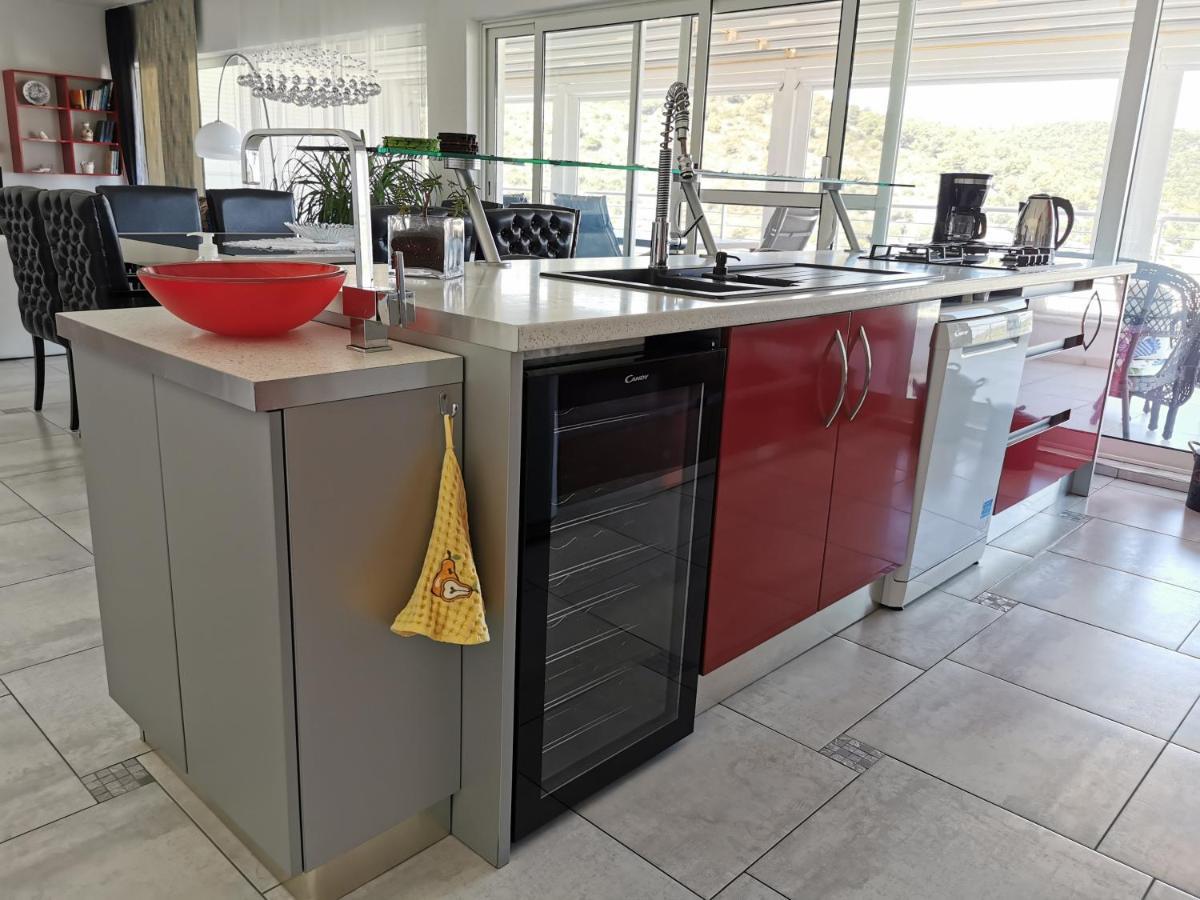 Luxury Apartment Prestige Villa Bellevue Vis Eksteriør billede