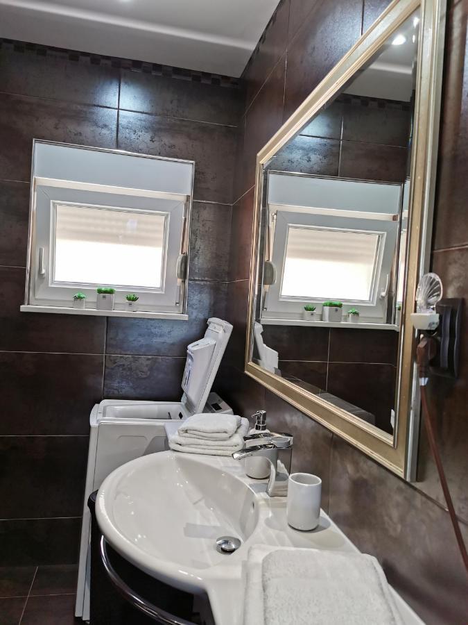 Luxury Apartment Prestige Villa Bellevue Vis Eksteriør billede