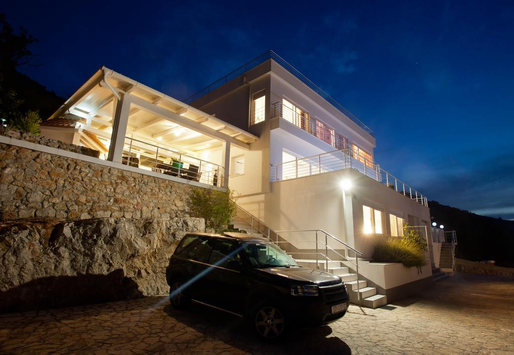 Luxury Apartment Prestige Villa Bellevue Vis Eksteriør billede