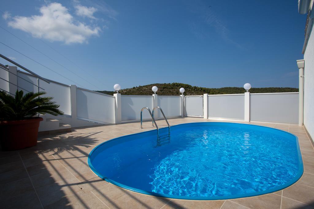 Luxury Apartment Prestige Villa Bellevue Vis Eksteriør billede