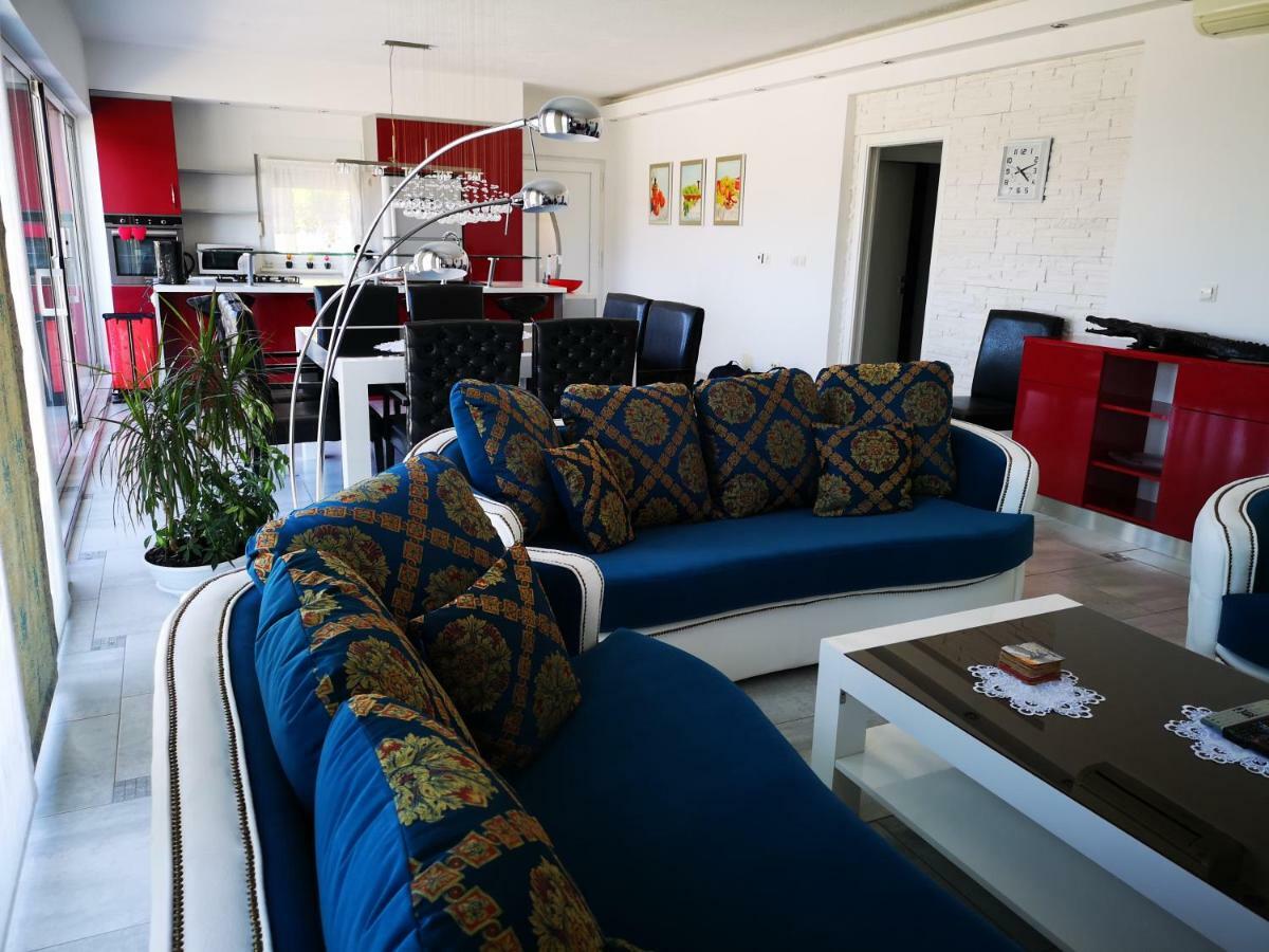 Luxury Apartment Prestige Villa Bellevue Vis Eksteriør billede