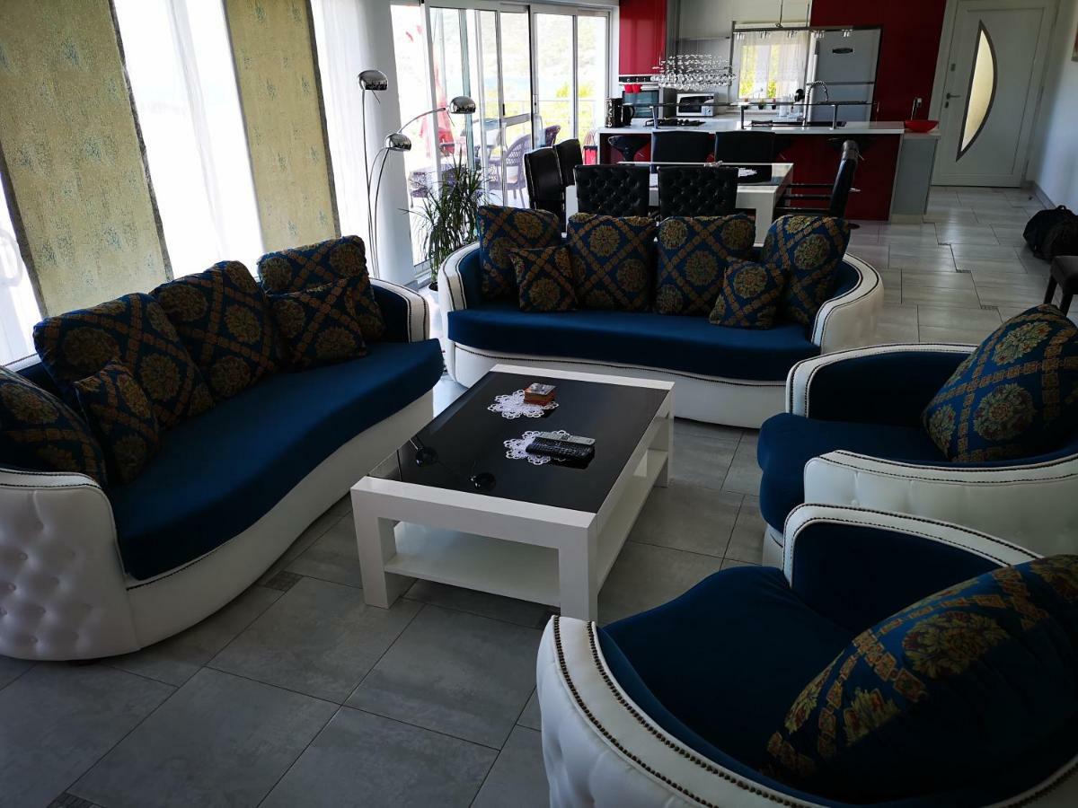 Luxury Apartment Prestige Villa Bellevue Vis Eksteriør billede